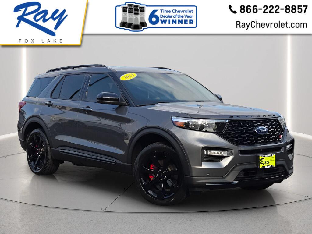 2023 Ford Explorer ST Image 3 of 37