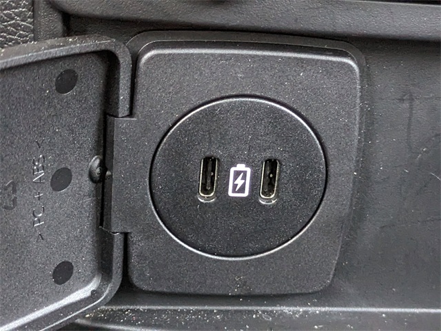 2023 Ford Explorer ST-Line Image 32 of 33