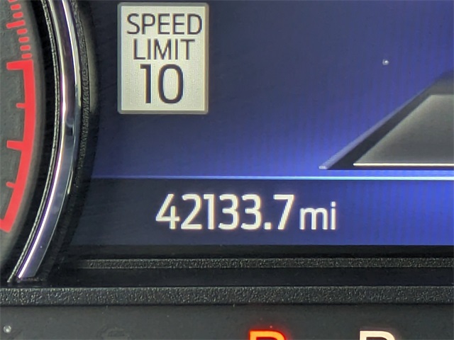 2023 Ford Explorer ST-Line Image 17 of 33