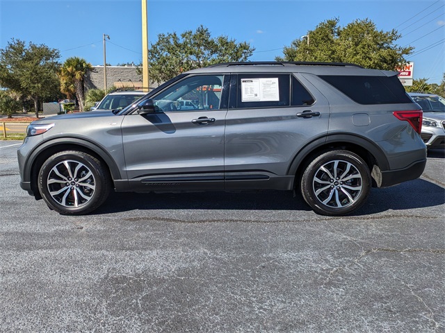 2023 Ford Explorer ST-Line Image 9 of 33