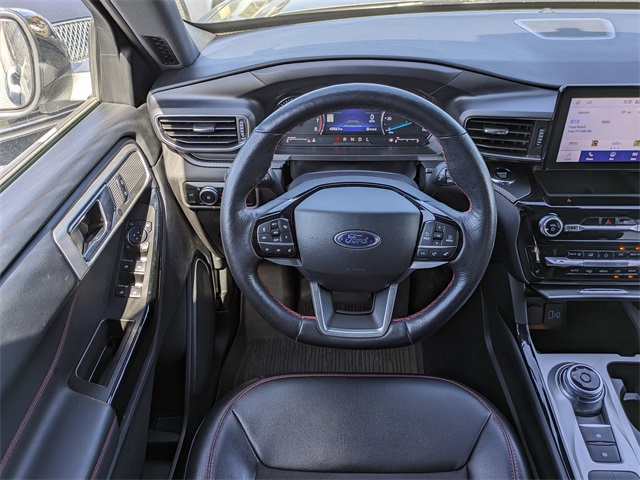 2023 Ford Explorer ST-Line Image 14 of 33