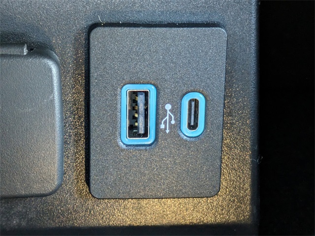 2023 Ford Explorer ST-Line Image 25 of 33