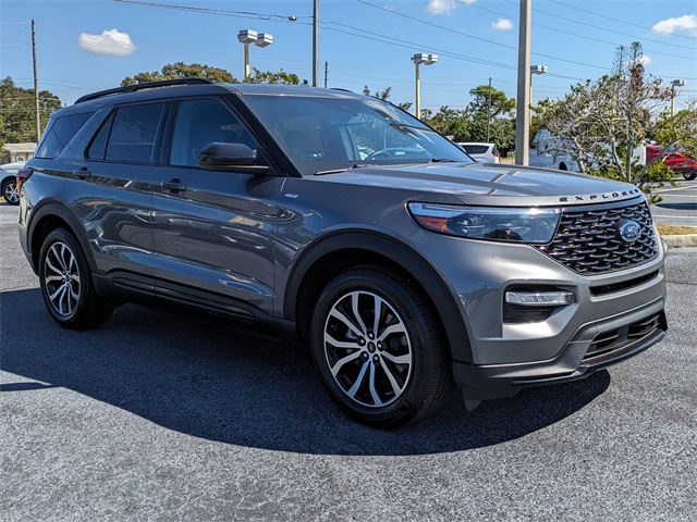 2023 Ford Explorer ST-Line Image 4 of 33