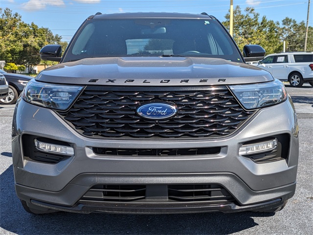2023 Ford Explorer ST-Line Image 3 of 33