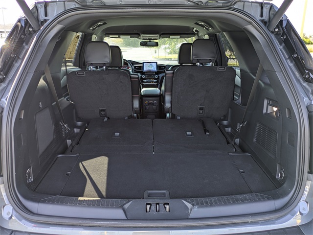 2023 Ford Explorer ST-Line Image 11 of 33