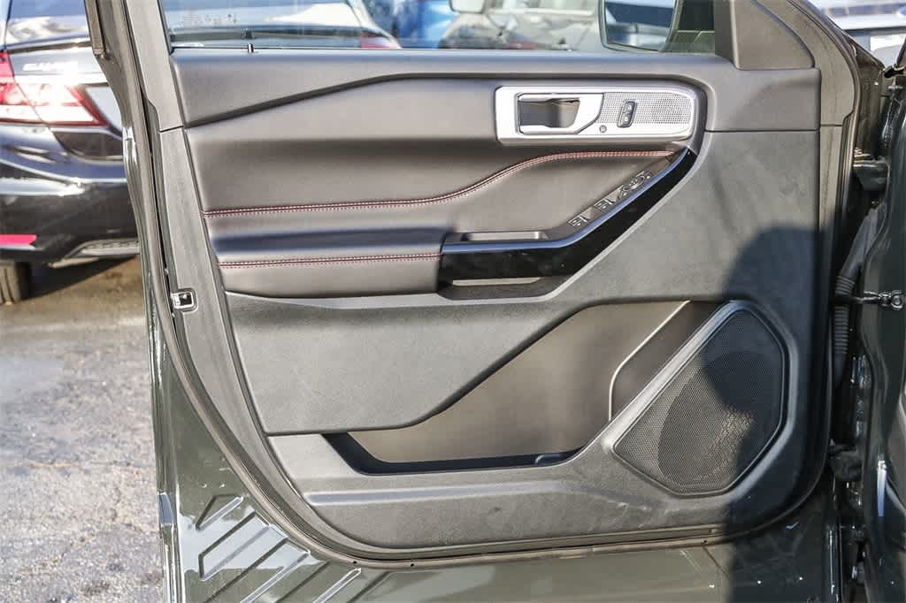 Vehicle image 22 of 27