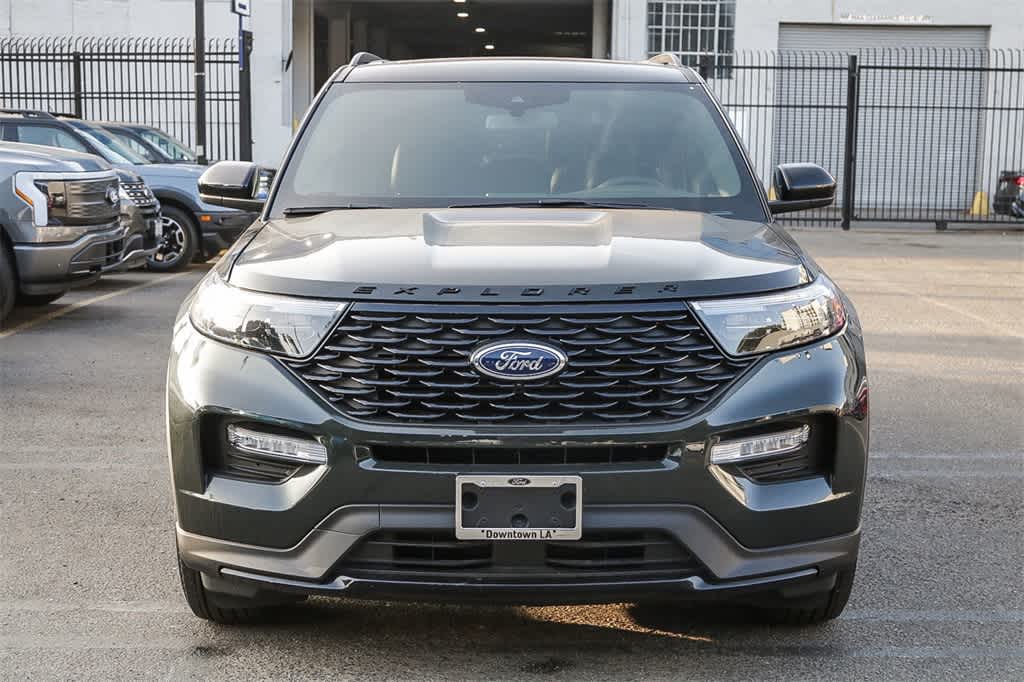 Vehicle image 2 of 27
