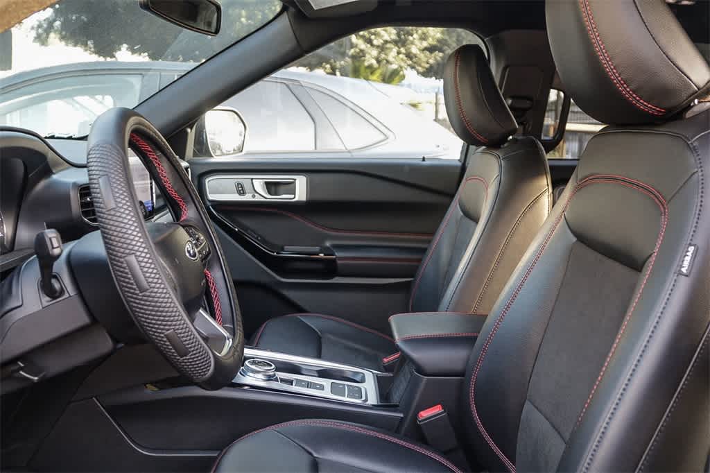 Vehicle image 17 of 27