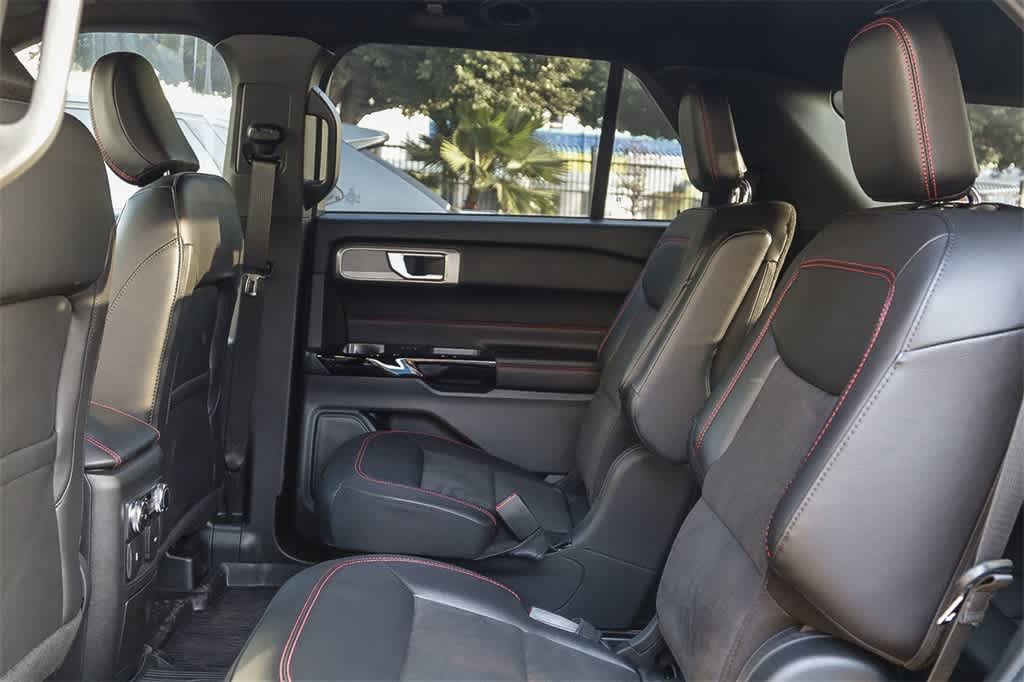 Vehicle image 18 of 27