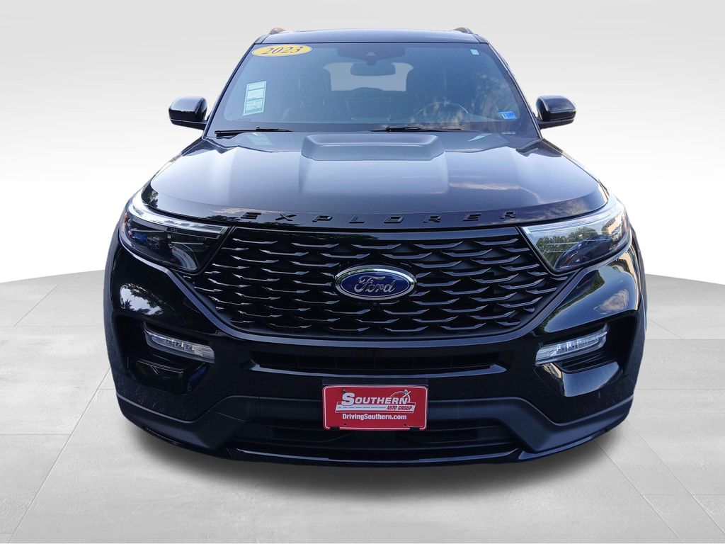 2023 Ford Explorer ST-Line Image 2 of 30