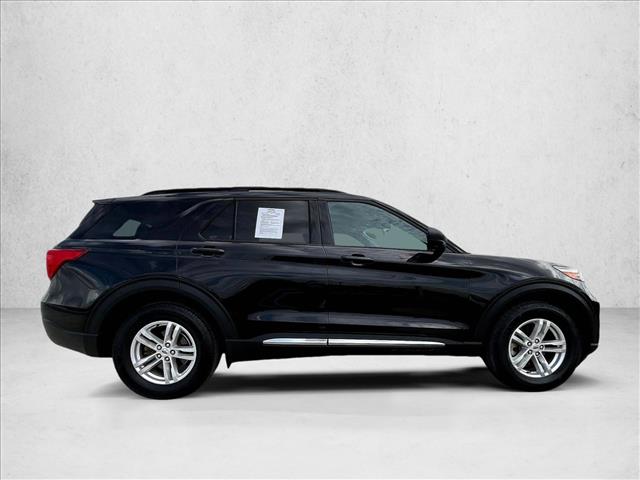 2023 Ford Explorer XLT Image 4 of 30