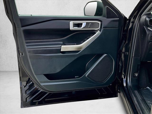 2023 Ford Explorer XLT Image 26 of 30