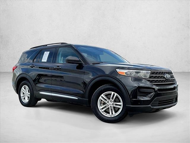 2023 Ford Explorer XLT Image 3 of 30