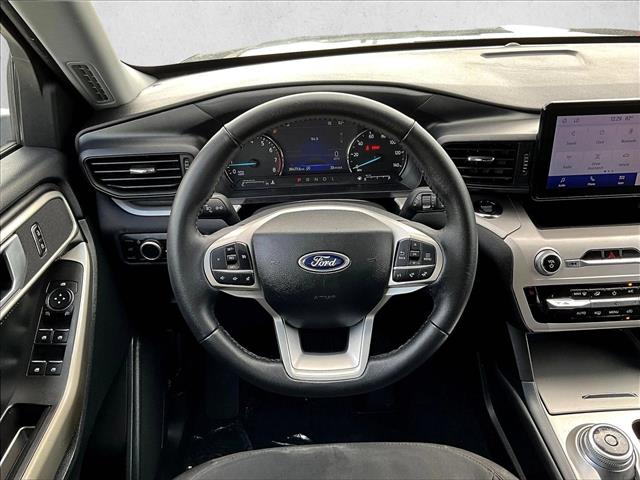 2023 Ford Explorer XLT Image 18 of 30