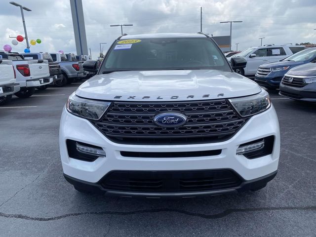 2023 Ford Explorer XLT Image 2 of 29