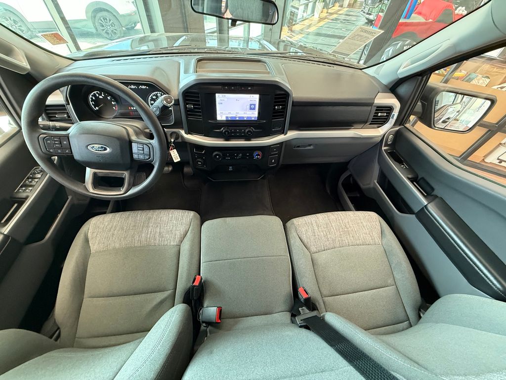 2023 Ford Explorer XLT Image 10 of 26