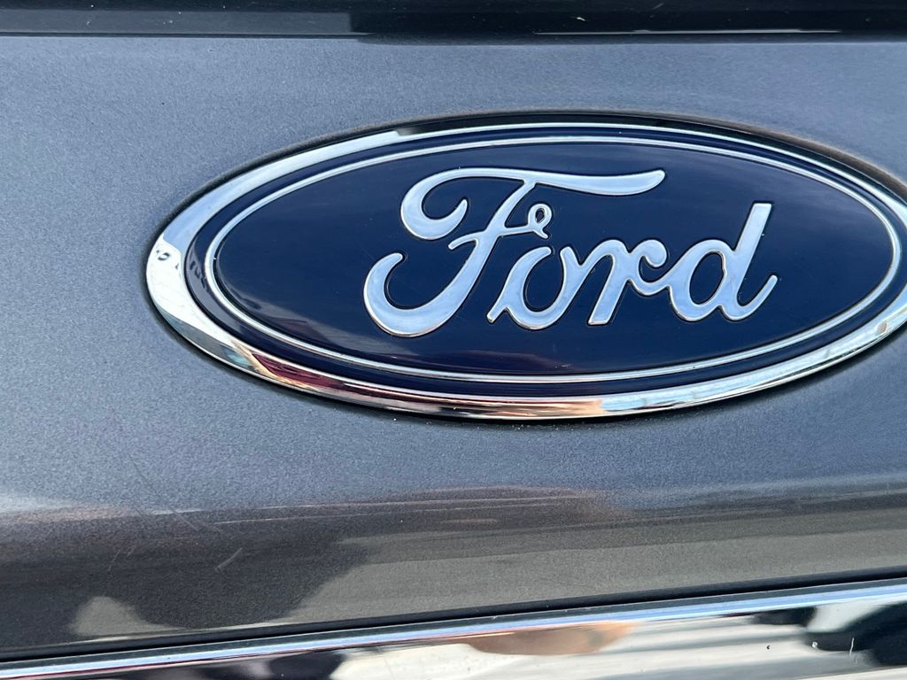 2023 Ford Explorer XLT Image 23 of 26