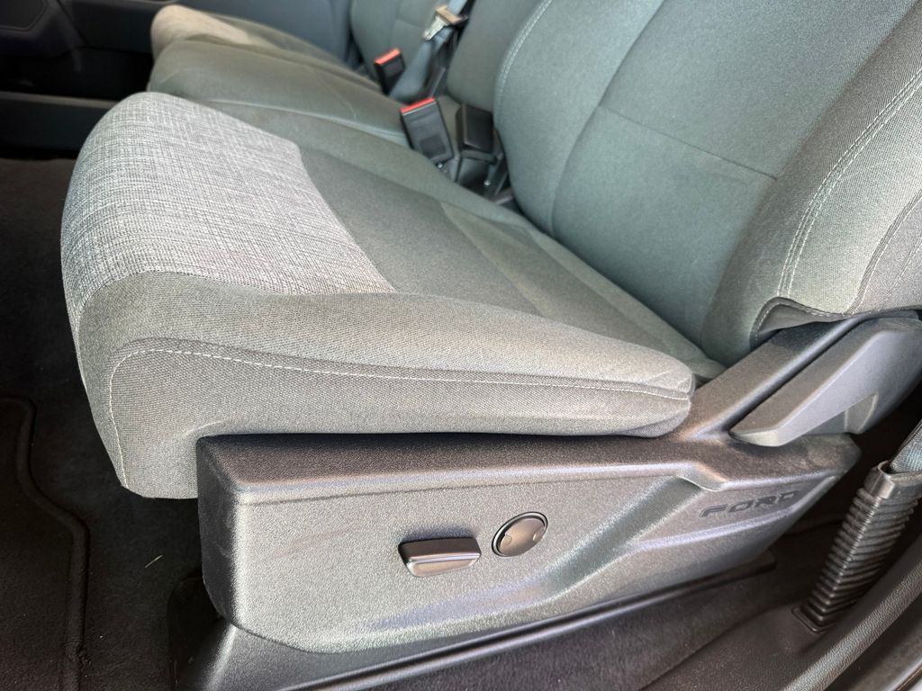 2023 Ford Explorer XLT Image 22 of 26