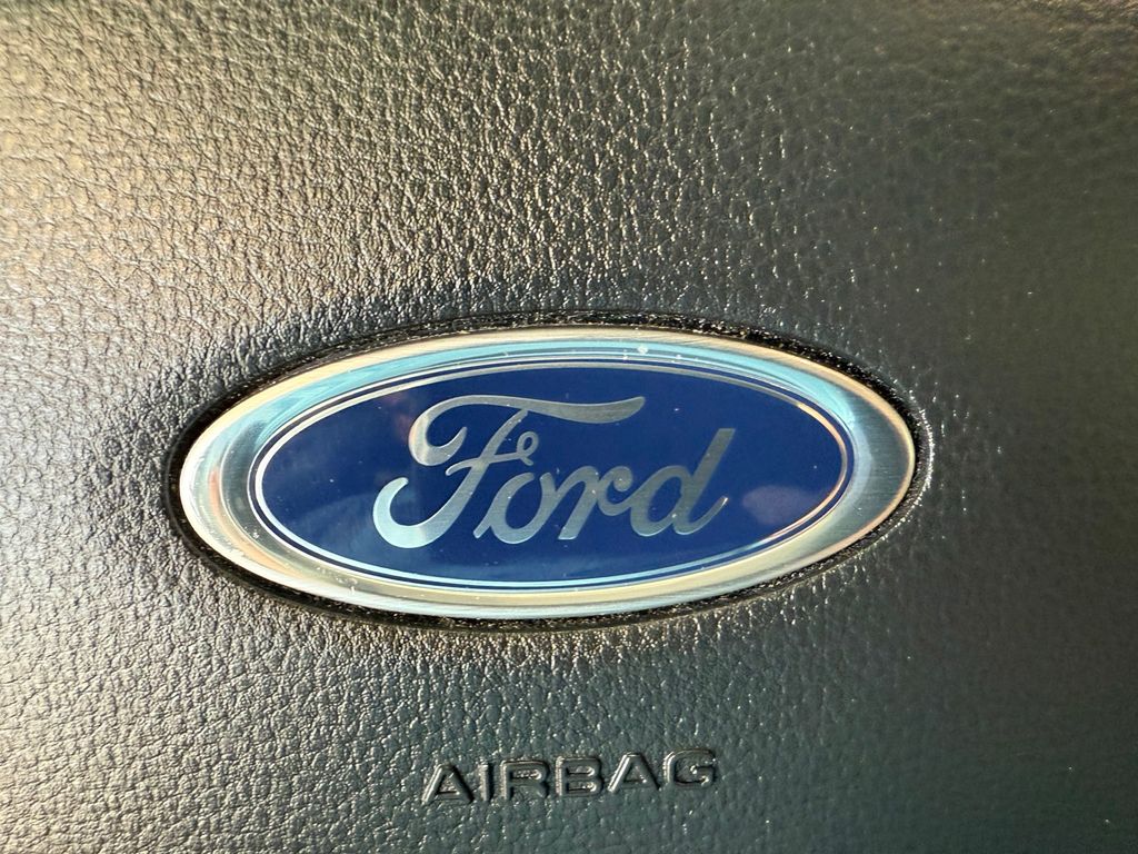 2023 Ford Explorer XLT Image 24 of 26