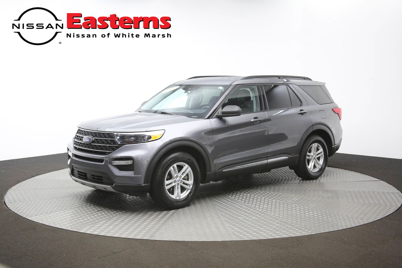 2023 Ford Explorer XLT Image 2 of 65