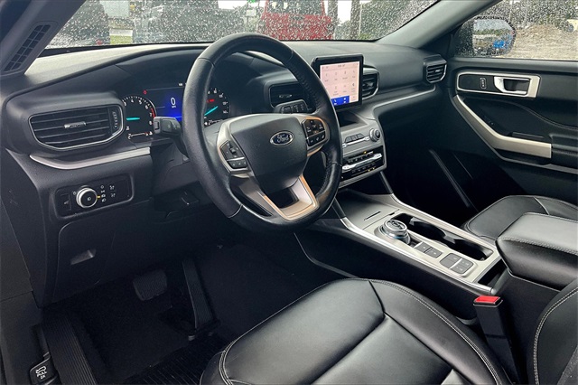 2023 Ford Explorer XLT Image 17 of 34
