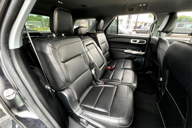 2023 Ford Explorer XLT Image 11 of 34