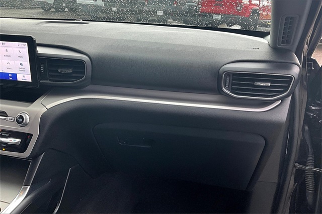 2023 Ford Explorer XLT Image 16 of 34
