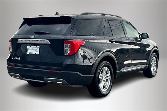 2023 Ford Explorer XLT Image 4 of 34