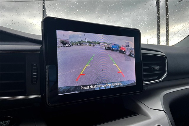 2023 Ford Explorer XLT Image 22 of 34