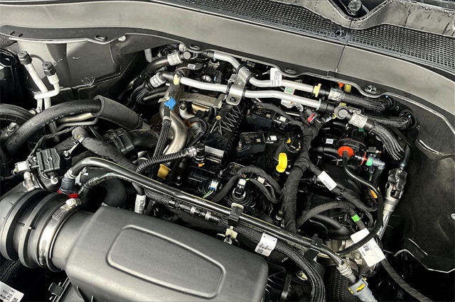 2023 Ford Explorer XLT Image 8 of 34