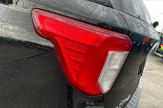 2023 Ford Explorer XLT Image 31 of 34