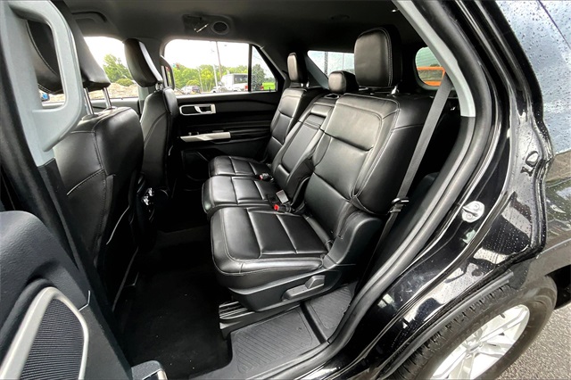2023 Ford Explorer XLT Image 13 of 34