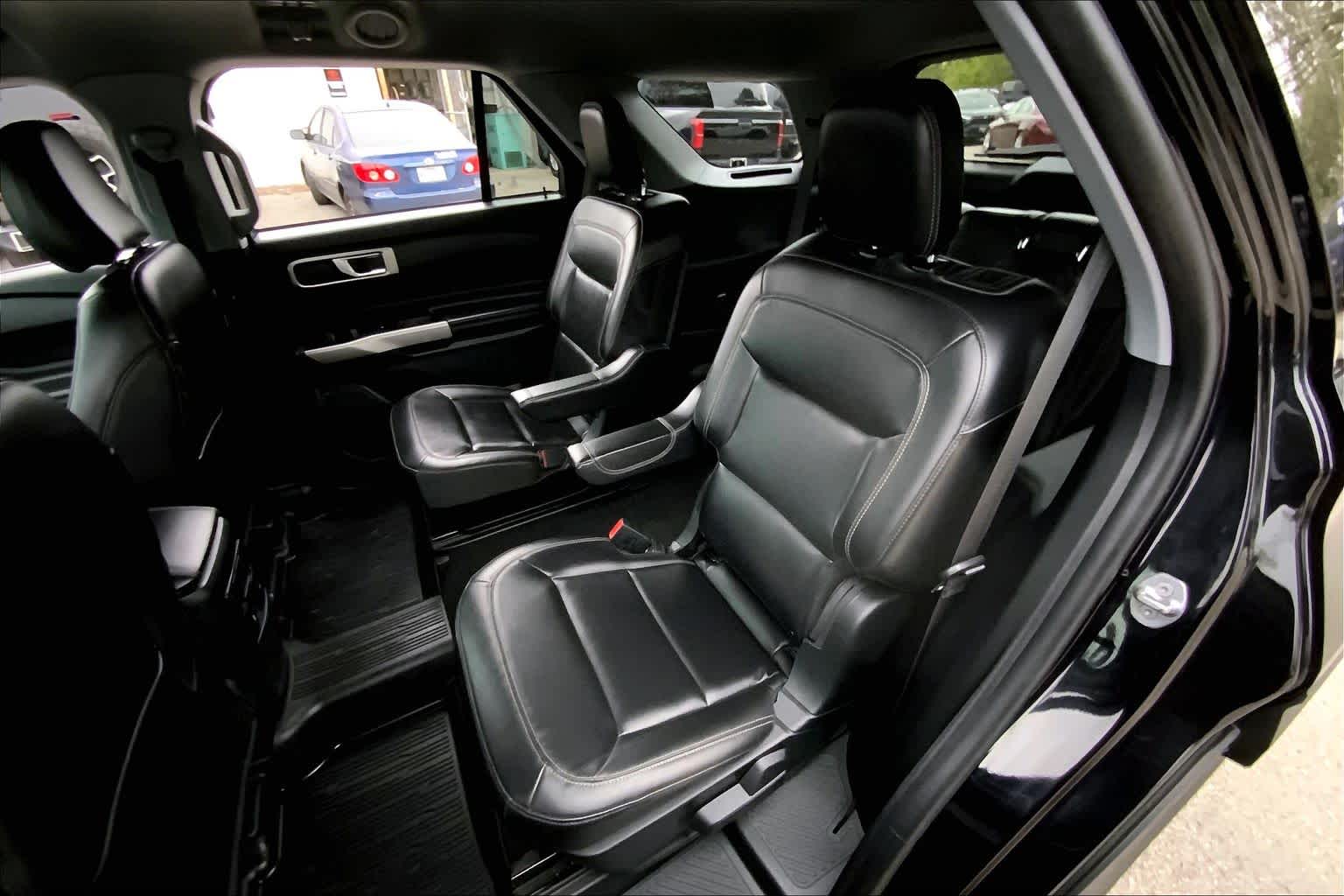 2023 Ford Explorer XLT Image 10 of 33