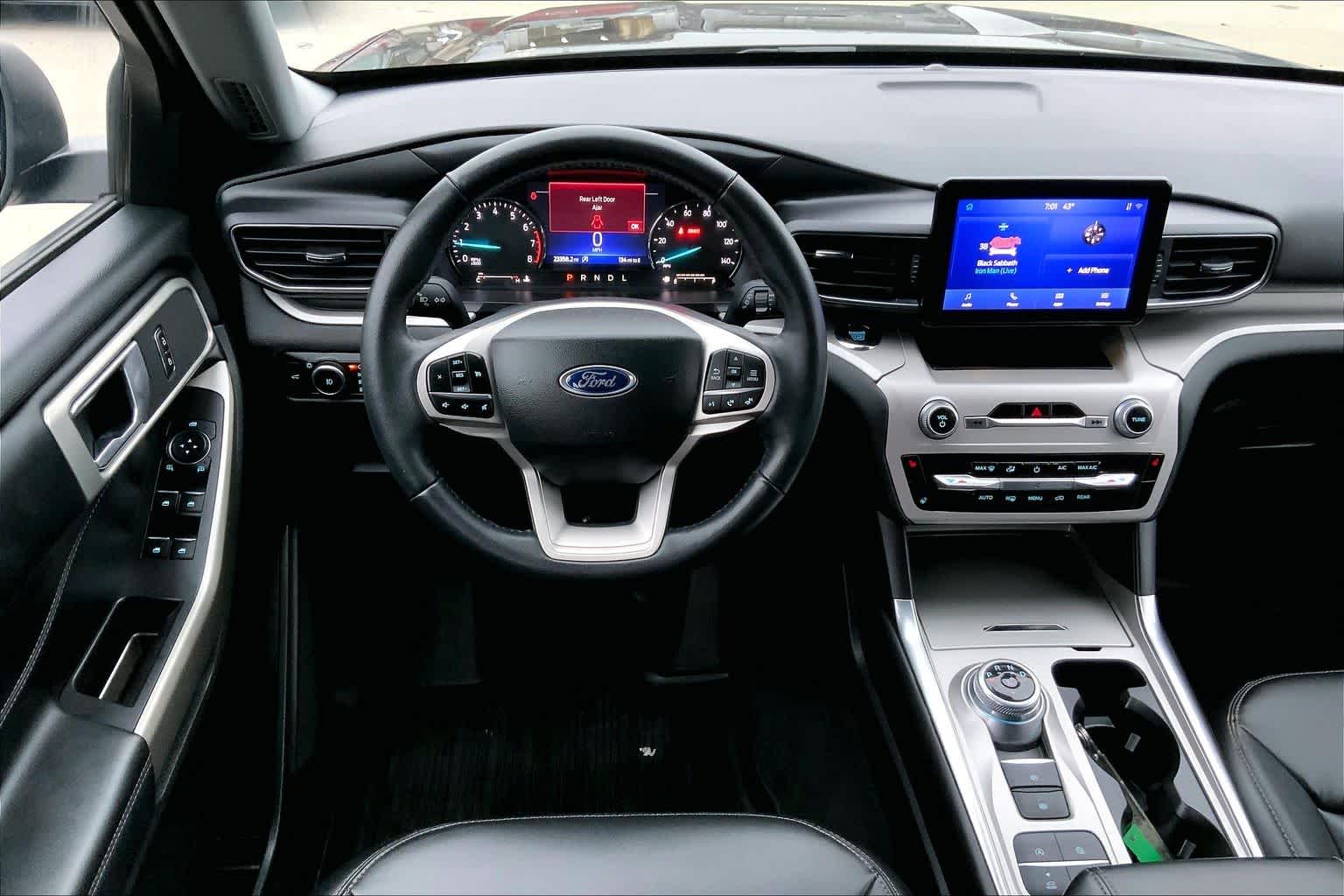 2023 Ford Explorer XLT Image 15 of 33