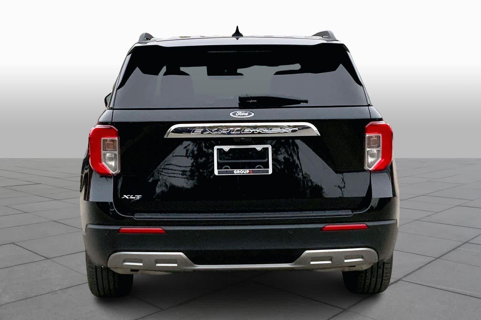 2023 Ford Explorer XLT Image 5 of 33