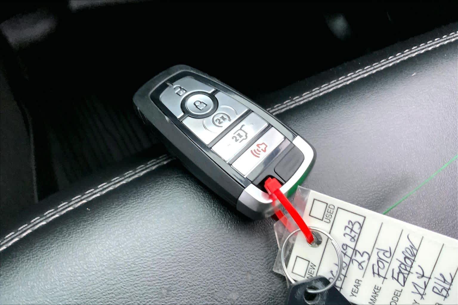 2023 Ford Explorer XLT Image 25 of 33