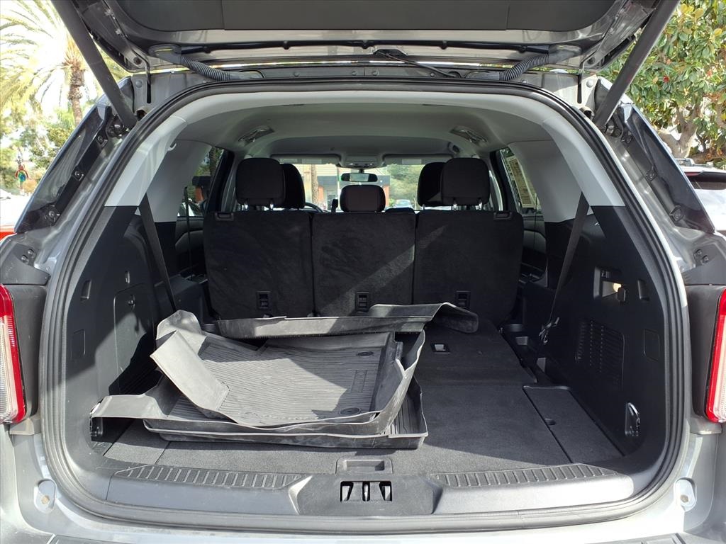 2023 Ford Explorer XLT Image 10 of 24