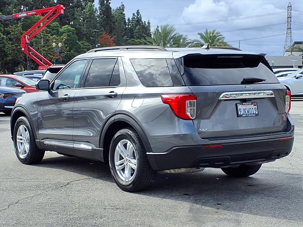 2023 Ford Explorer XLT Image 6 of 24