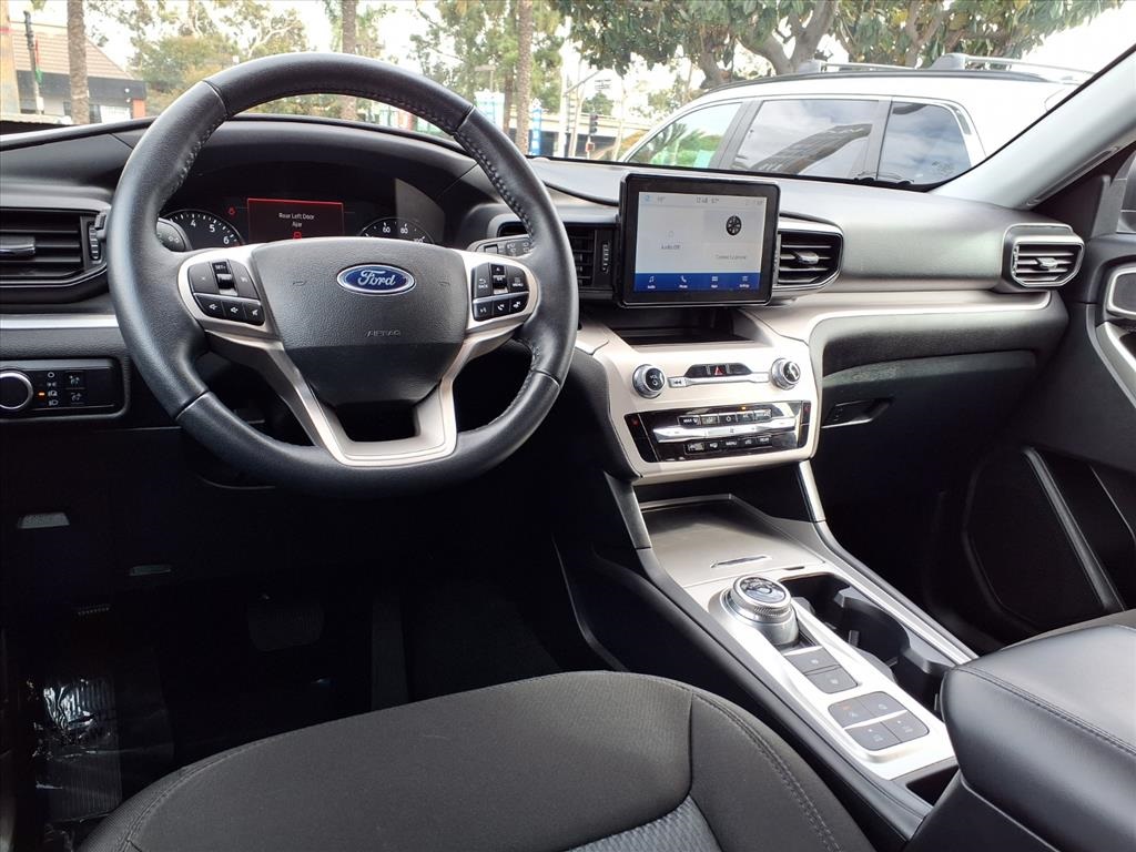 2023 Ford Explorer XLT Image 16 of 24