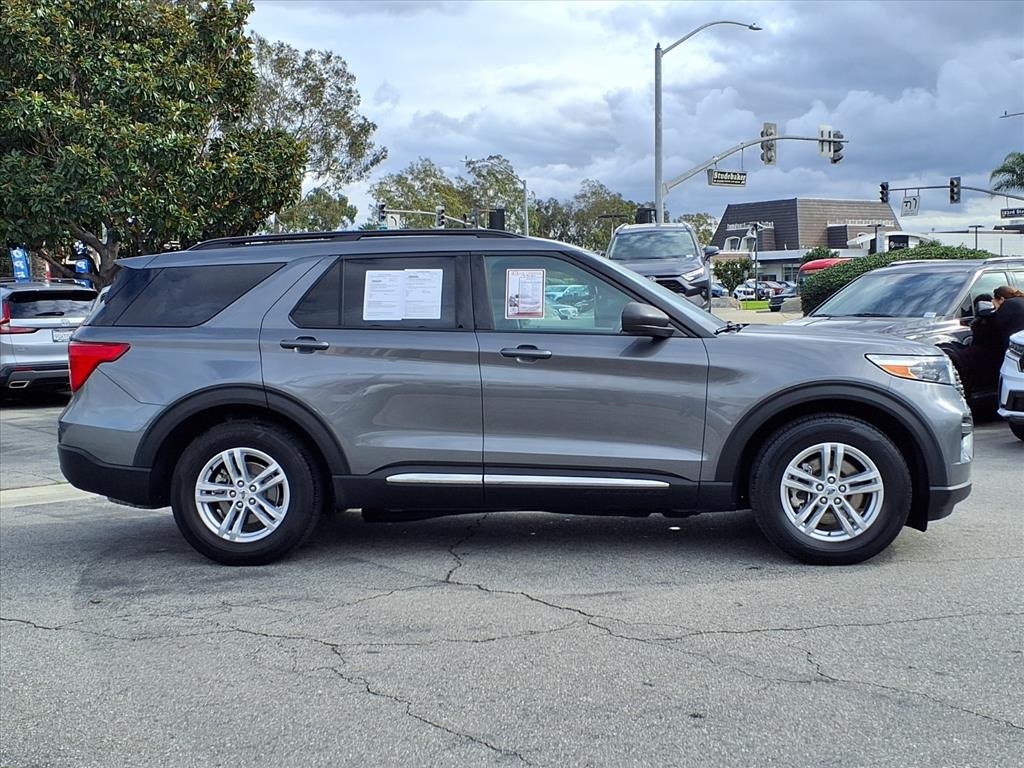 2023 Ford Explorer XLT Image 4 of 24