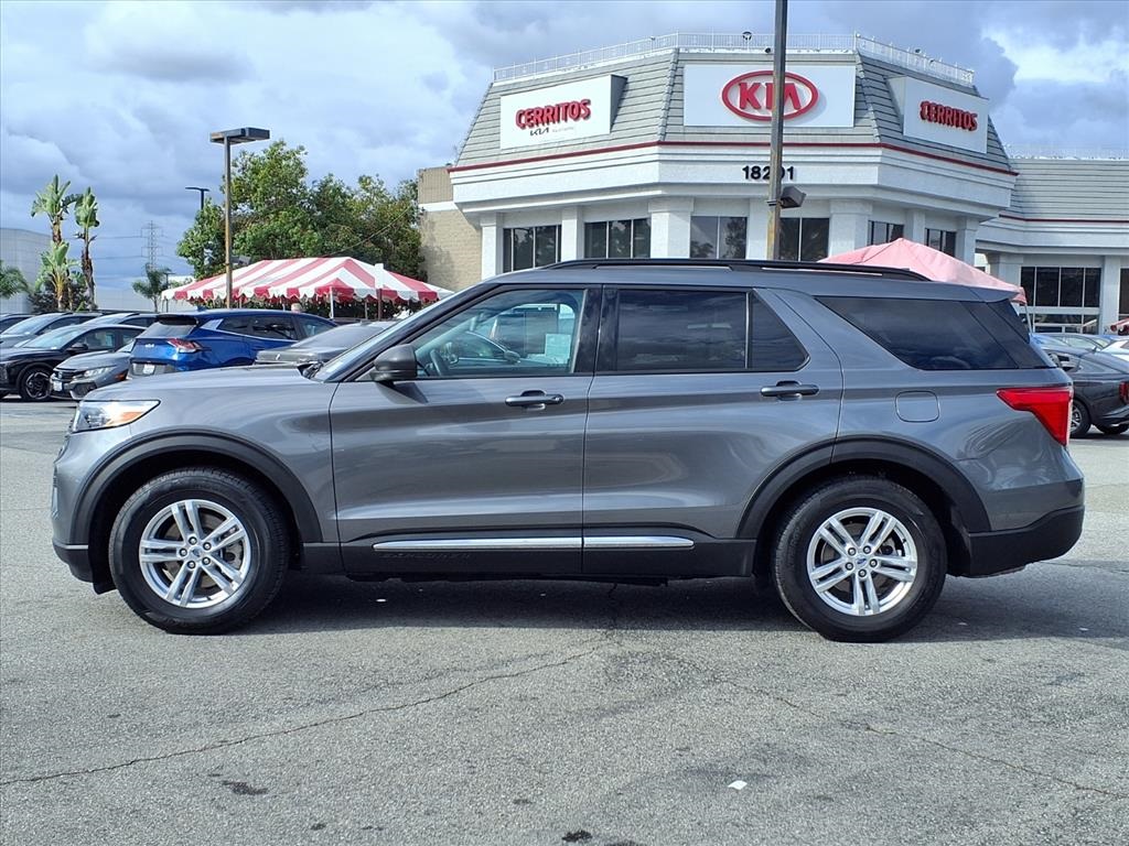 2023 Ford Explorer XLT Image 8 of 24