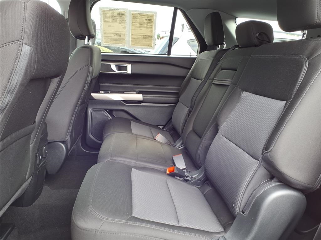 2023 Ford Explorer XLT Image 11 of 24