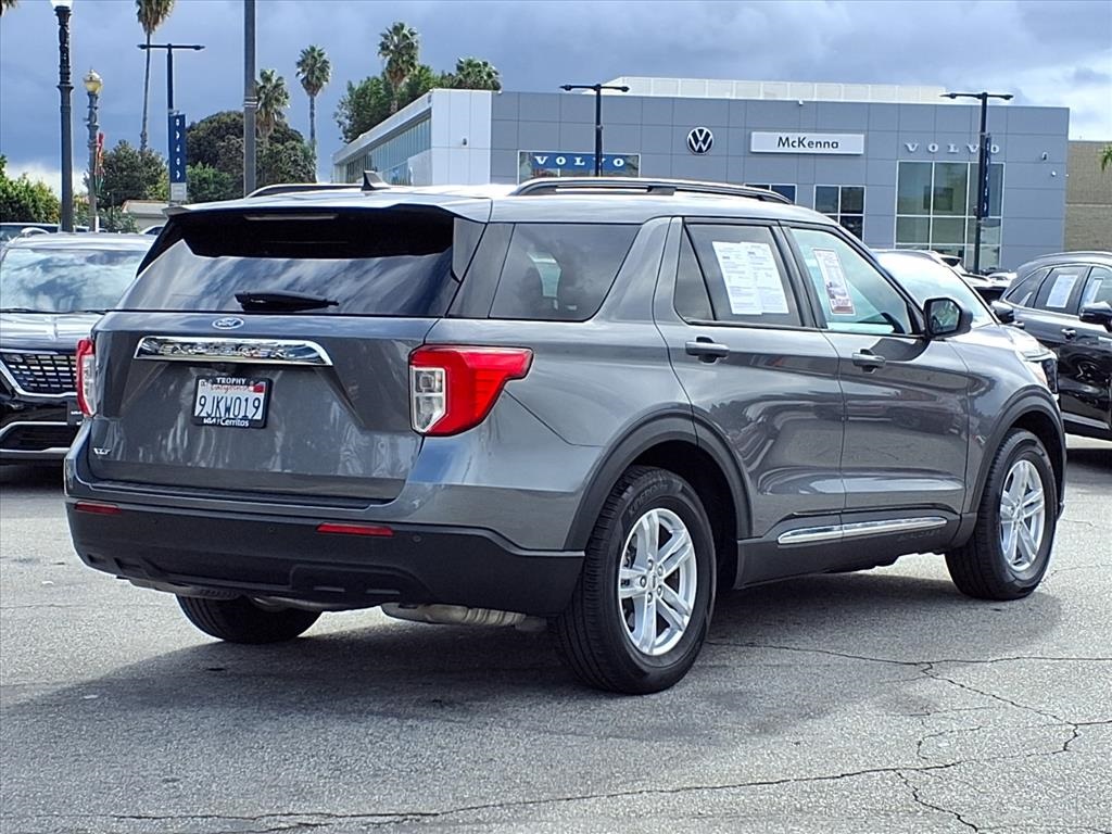 2023 Ford Explorer XLT Image 5 of 24