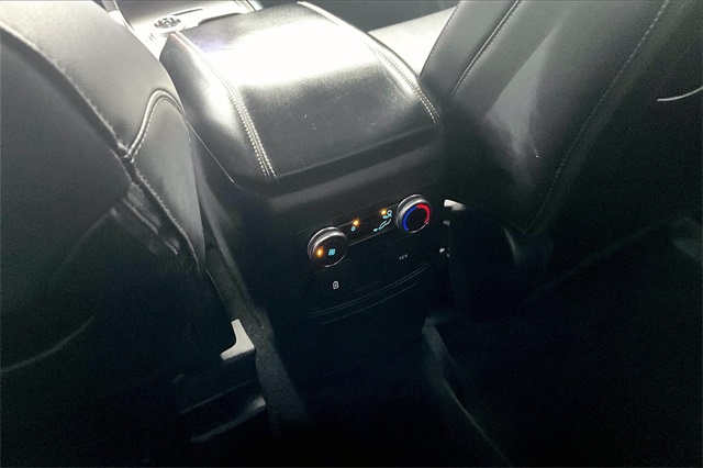 Vehicle image 25 of 36