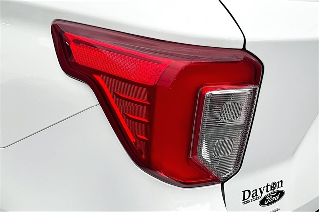 Vehicle image 33 of 36