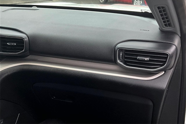 Vehicle image 16 of 36