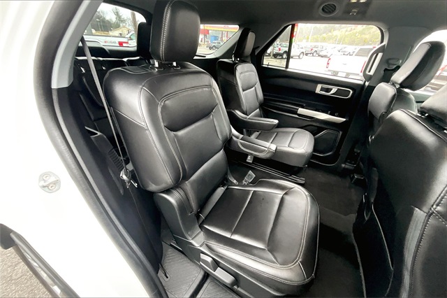 Vehicle image 29 of 36