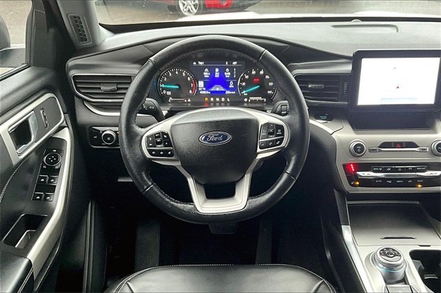 Vehicle image 7 of 36