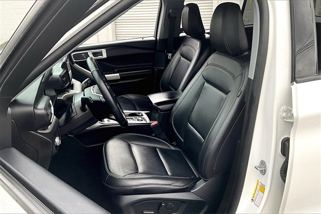 Vehicle image 27 of 36