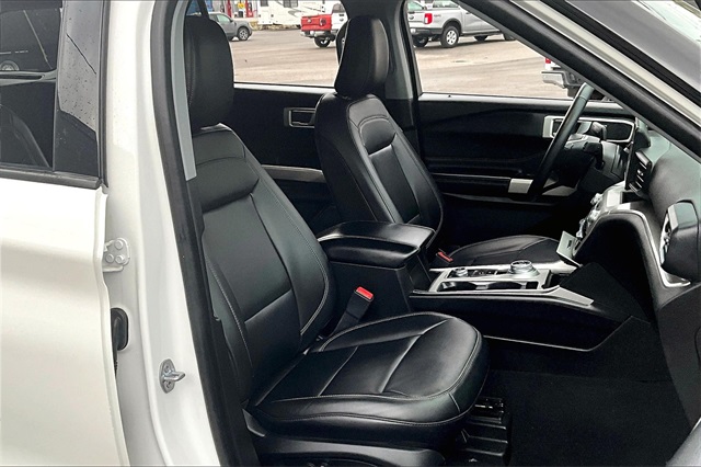 Vehicle image 9 of 36